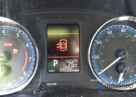 2018 Toyota Corolla Le z USA, uszkodzony, nr VIN 5YFBURHE6JP804554